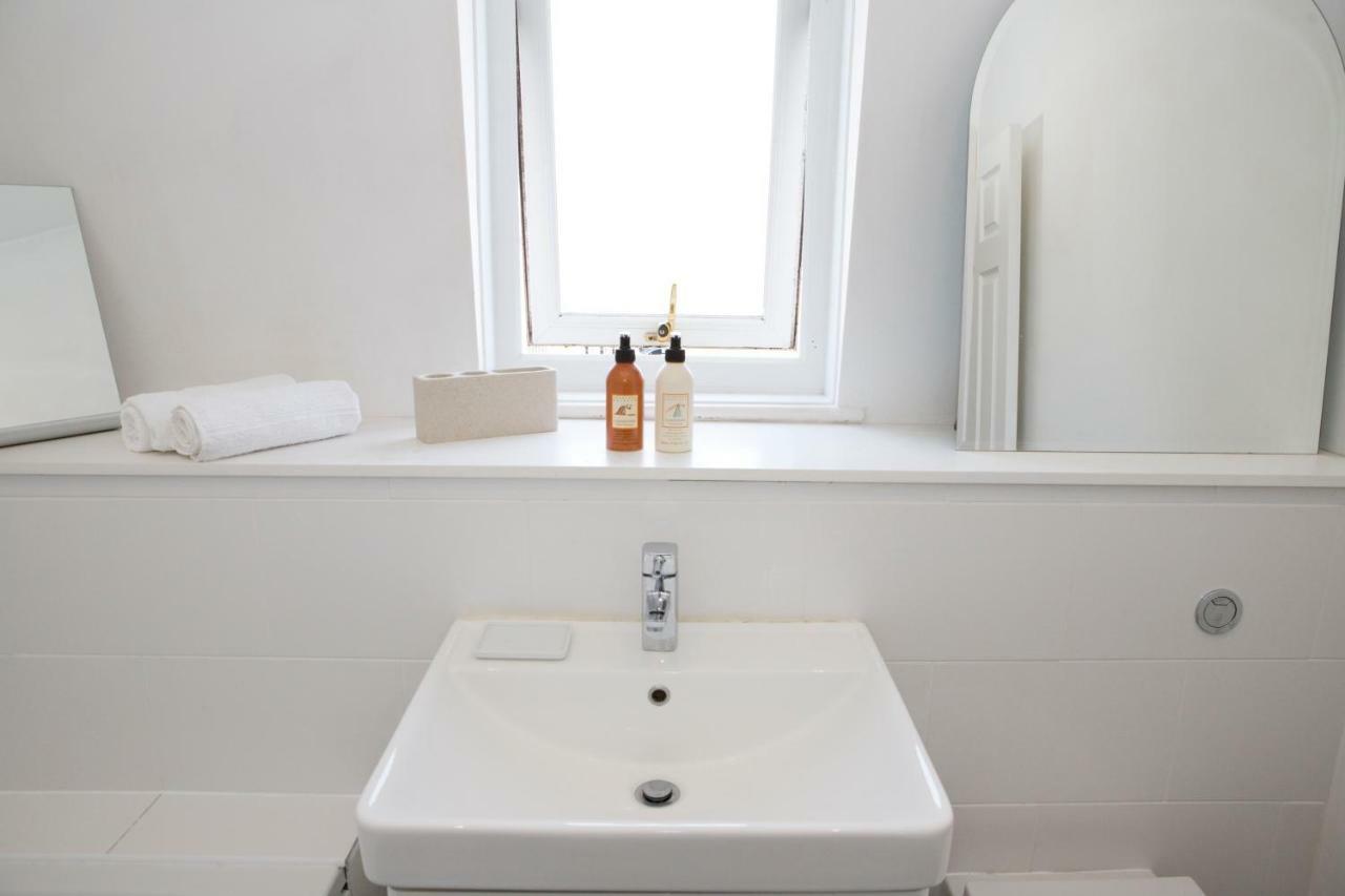 Bright 2 Bedroom Apt - Great Location - Free Parking Bournemouth Luaran gambar
